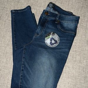 Mom distressed skinny jeans